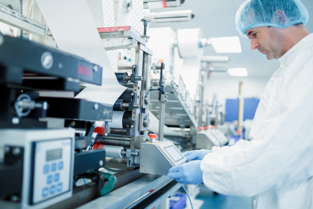 Contract Manufacturing of Medical Devices: End-to-End Production&nbsp;Guide