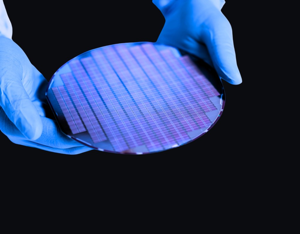 High-Quality Sapphire: Essential Insights For Optics And&nbsp;Semiconductors